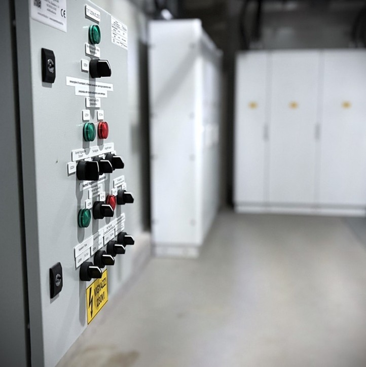 ELOSZTÓBERENDEZÉS GYÁRTÁS ÉS GYÁRTMÁNYTERVEZÉS