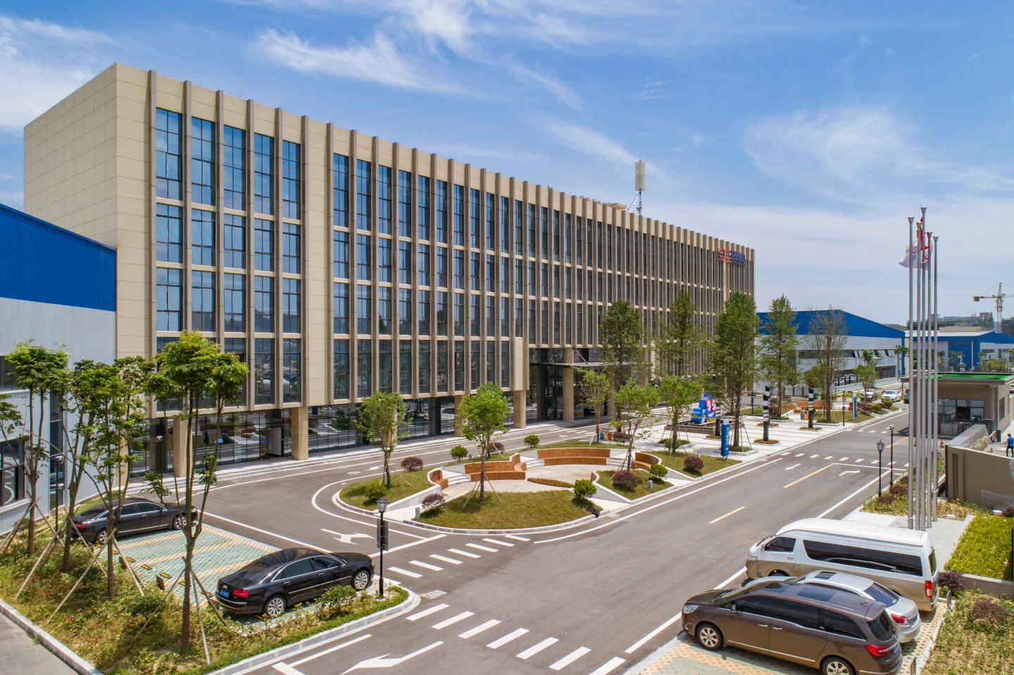 Jászfényszaru, Evoring Gyártócsarnok és kiszolgáló épületek